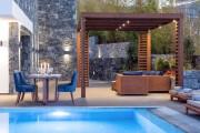 Grand Royal Villa 3 habitaciones en tres pisos con vista al mar con piscina privada climatizada SweetSpa y gimnasio